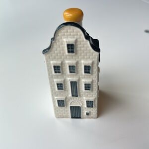 KLM #79 Blue Delft House by BOLS